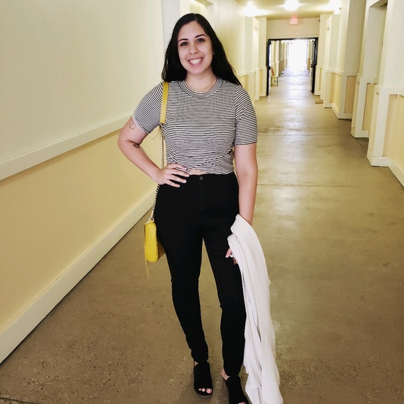 Meet your Posher, Zainab - Picture 1 of 1